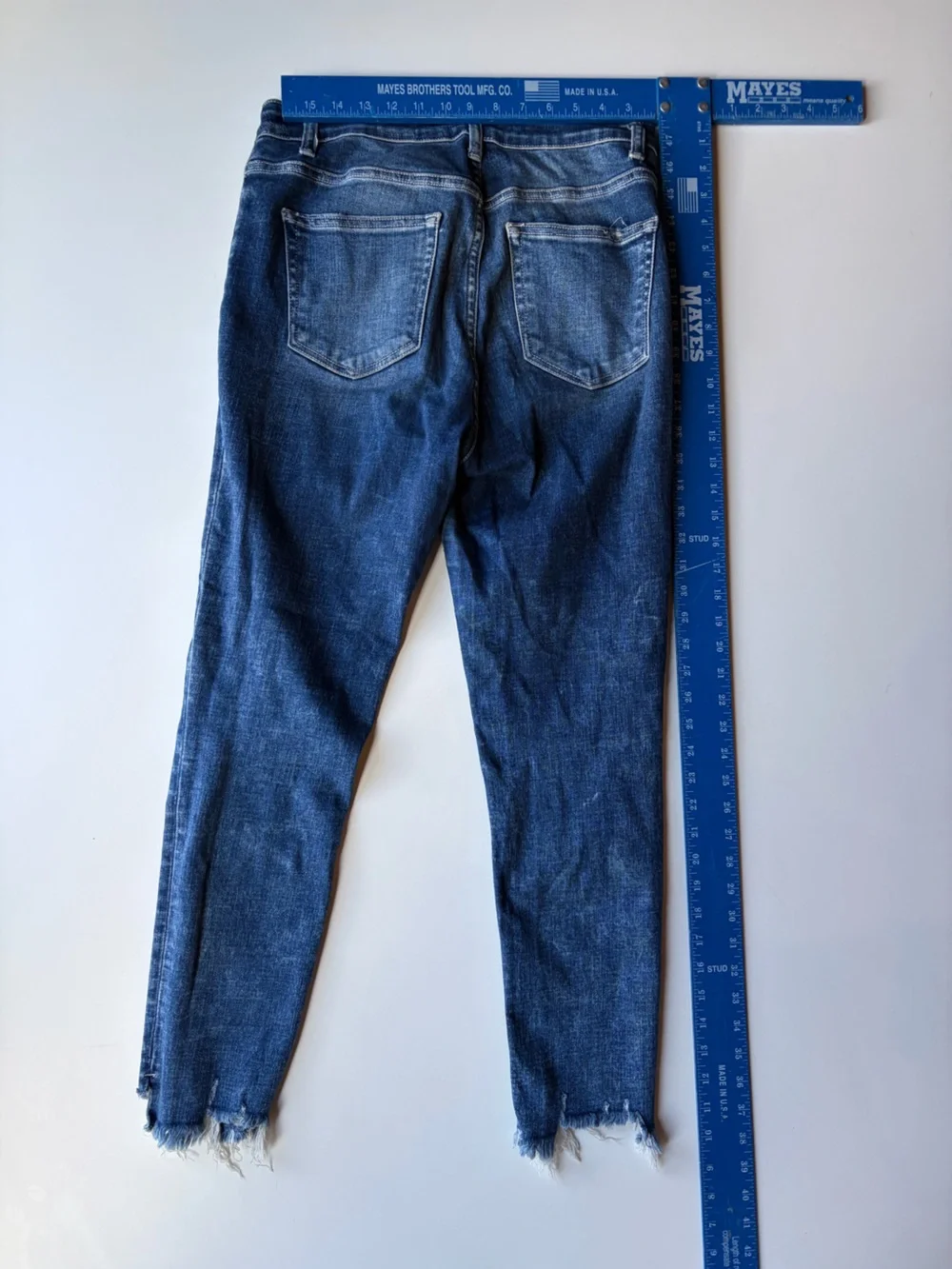 Skinny Distressed Blue Jeans - Women's